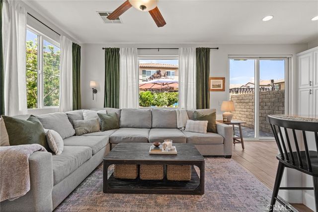 28356 Santa Rosa, Saugus, CA 91350