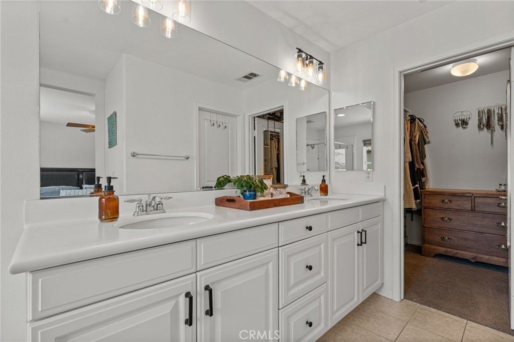 Image 13 of property listing at 28356 Santa Rosa, Saugus, CA 91350