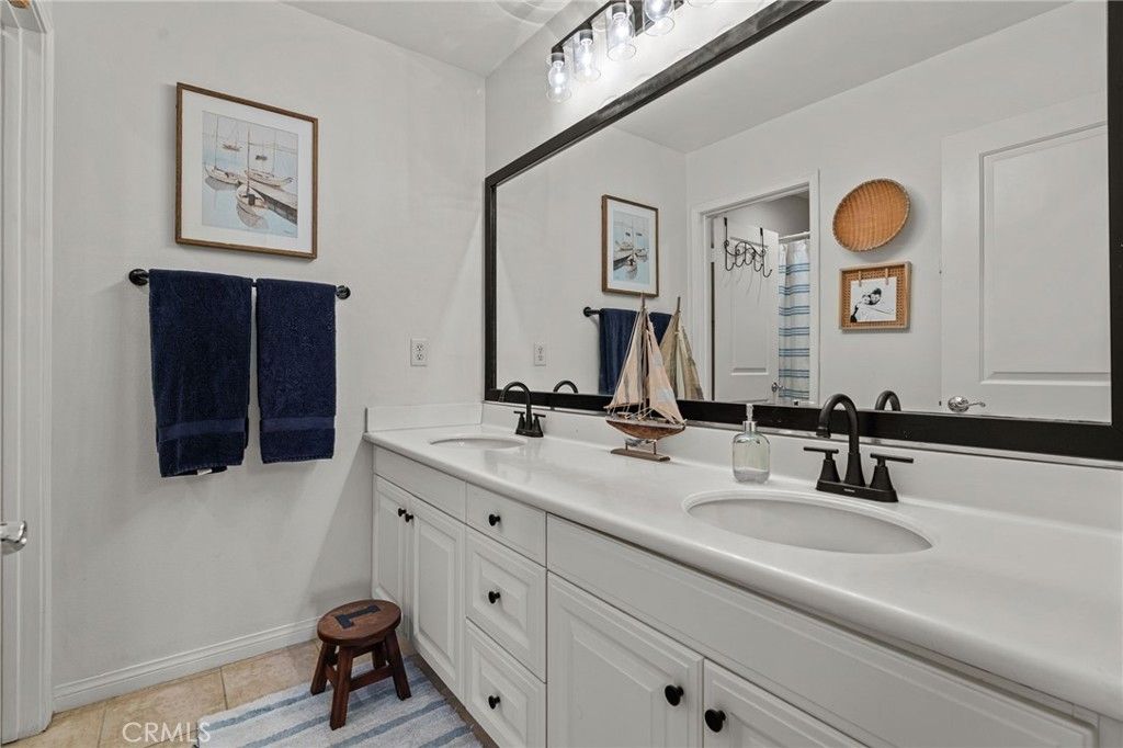 Image 17 of property listing at 28356 Santa Rosa, Saugus, CA 91350