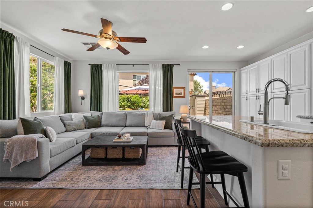 Image 32 of property listing at 28356 Santa Rosa, Saugus, CA 91350