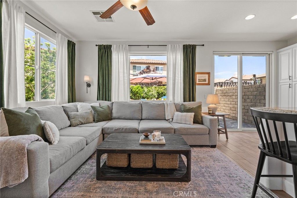 Image 33 of property listing at 28356 Santa Rosa, Saugus, CA 91350