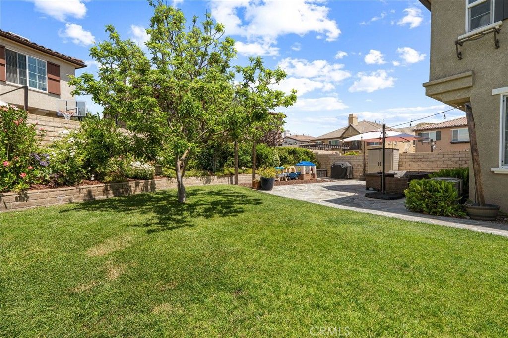 Image 4 of property listing at 28356 Santa Rosa, Saugus, CA 91350