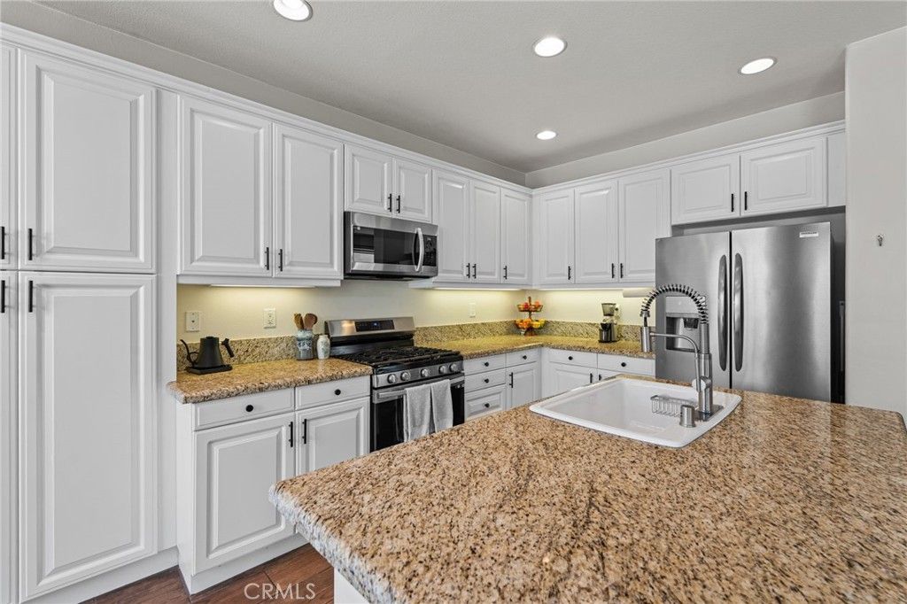 Image 6 of property listing at 28356 Santa Rosa, Saugus, CA 91350