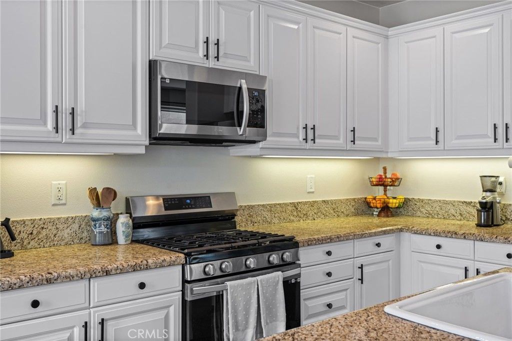 Image 7 of property listing at 28356 Santa Rosa, Saugus, CA 91350