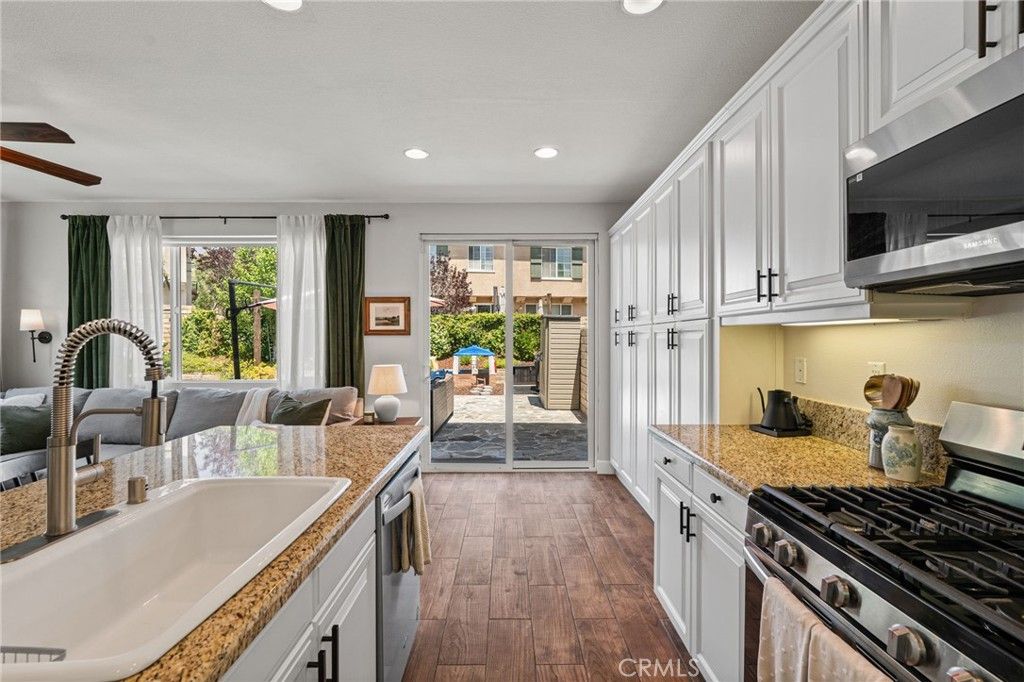 Image 9 of property listing at 28356 Santa Rosa, Saugus, CA 91350