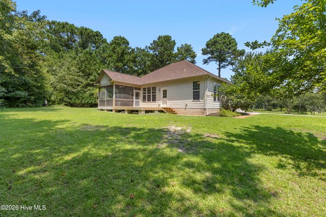 439 Whitebridge Road, Hampstead, NC 28443