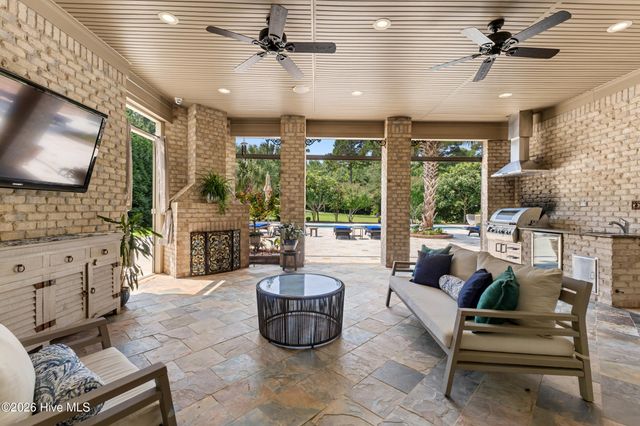 439 Whitebridge Road, Hampstead, NC 28443