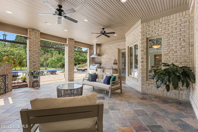 439 Whitebridge Road, Hampstead, NC 28443