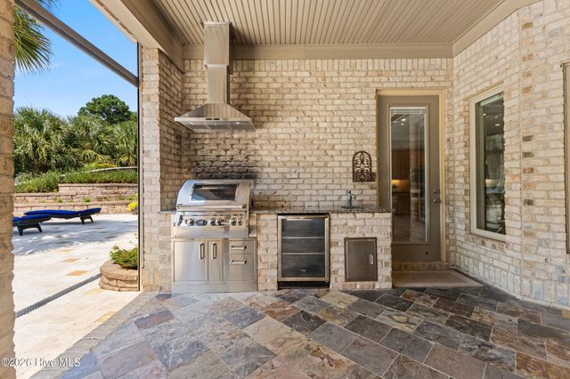 439 Whitebridge Road, Hampstead, NC 28443