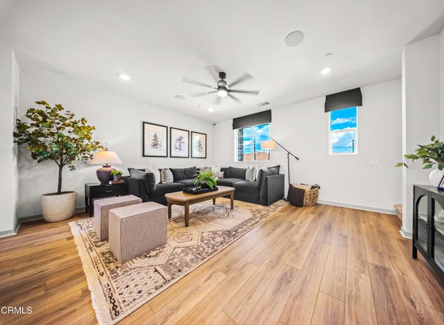 542 Via Zibello, Camarillo, CA 93012