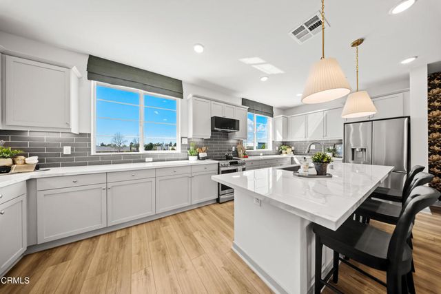 542 Via Zibello, Camarillo, CA 93012