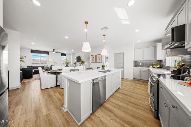 542 Via Zibello, Camarillo, CA 93012