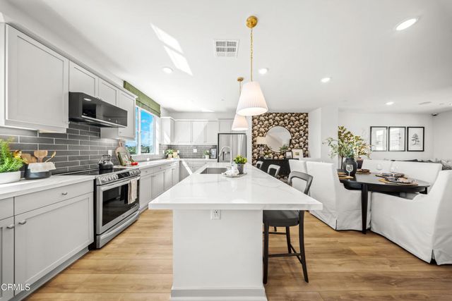 542 Via Zibello, Camarillo, CA 93012