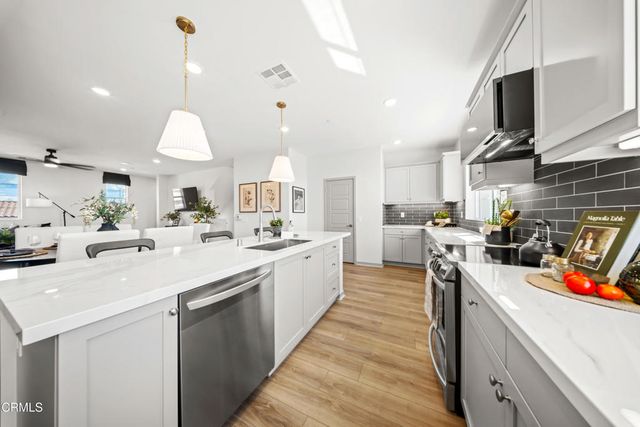 542 Via Zibello, Camarillo, CA 93012