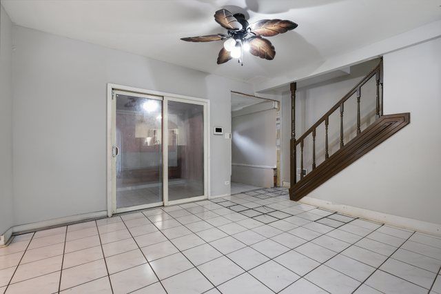 15300 Vine Avenue, Harvey, IL 60426