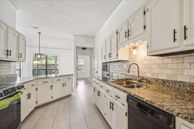 6676 STONETRACE DR, Bartlett, TN 38135