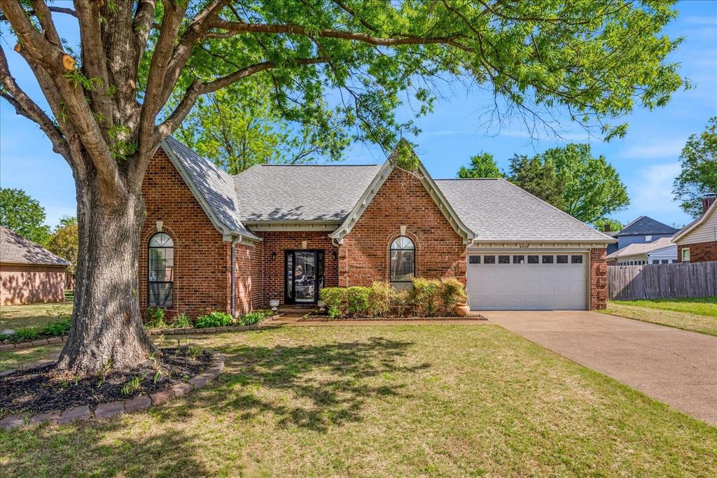 6676 STONETRACE DR, Bartlett, TN 38135