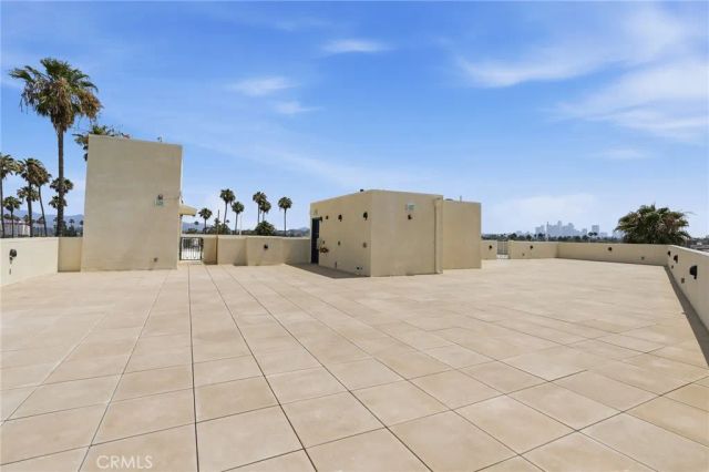 1818 S Norton Avenue 409, Los Angeles, CA 90018