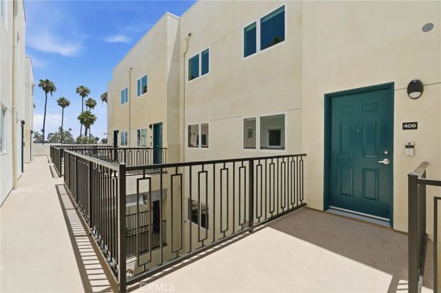1818 S Norton Avenue 409, Los Angeles, CA 90018