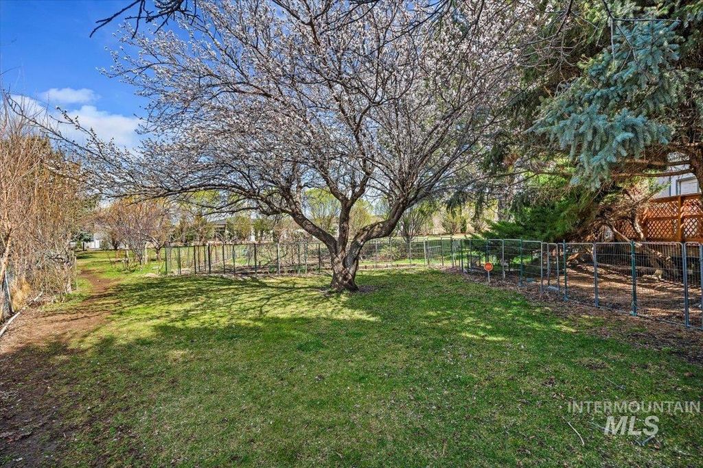 215 Willow, Hagerman, ID 83332