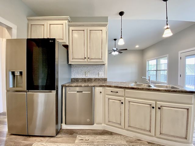 79 Charlotte Dr, Winchester, TN 37398