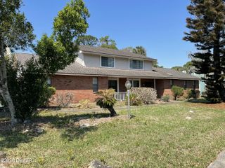 576 Pelican Bay Drive, Daytona Beach, FL 32119