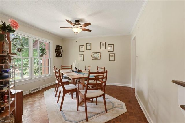 222 Shadowlawn Drive, Jamestown, NC 27282