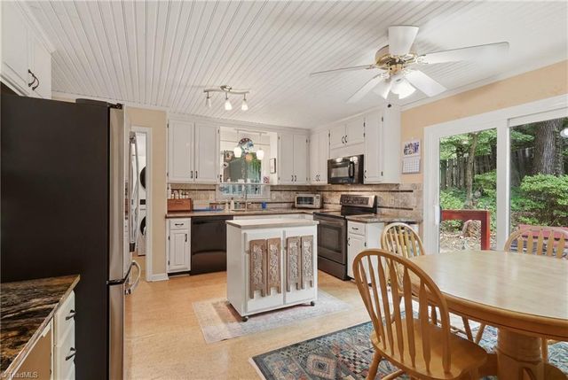 222 Shadowlawn Drive, Jamestown, NC 27282