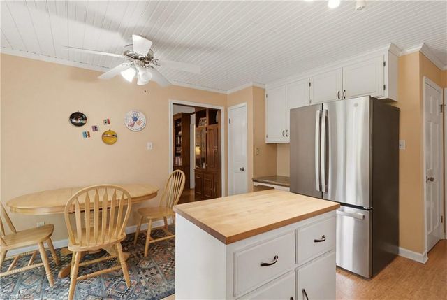 222 Shadowlawn Drive, Jamestown, NC 27282