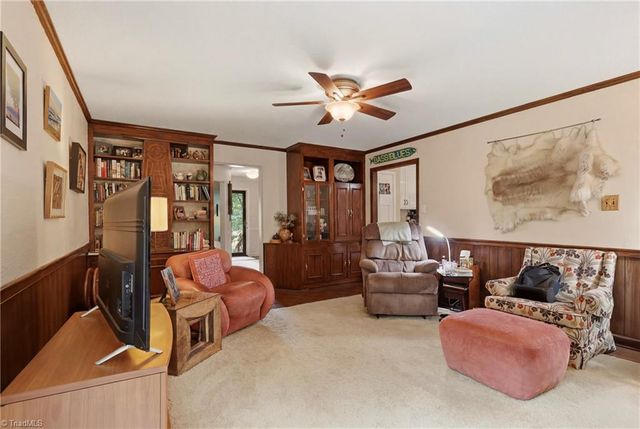 222 Shadowlawn Drive, Jamestown, NC 27282