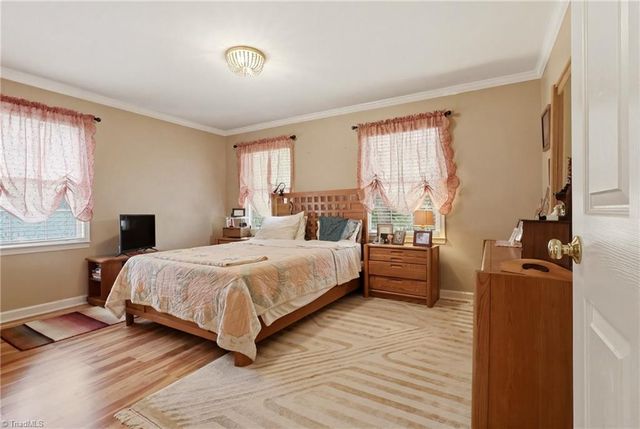 222 Shadowlawn Drive, Jamestown, NC 27282