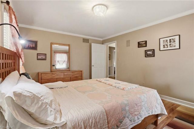 222 Shadowlawn Drive, Jamestown, NC 27282