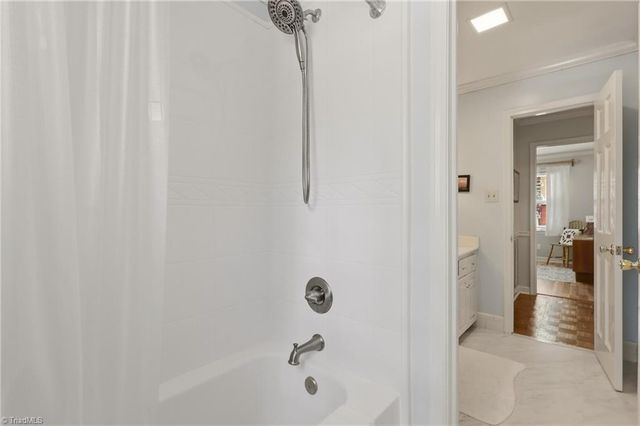 222 Shadowlawn Drive, Jamestown, NC 27282