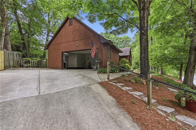 222 Shadowlawn Drive, Jamestown, NC 27282
