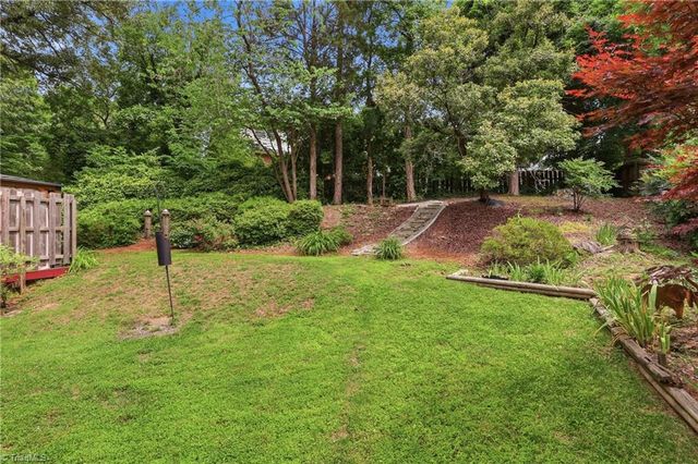 222 Shadowlawn Drive, Jamestown, NC 27282