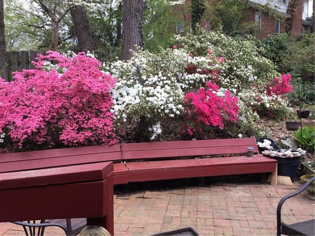 222 Shadowlawn Drive, Jamestown, NC 27282