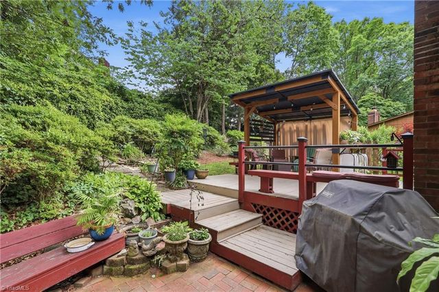 222 Shadowlawn Drive, Jamestown, NC 27282