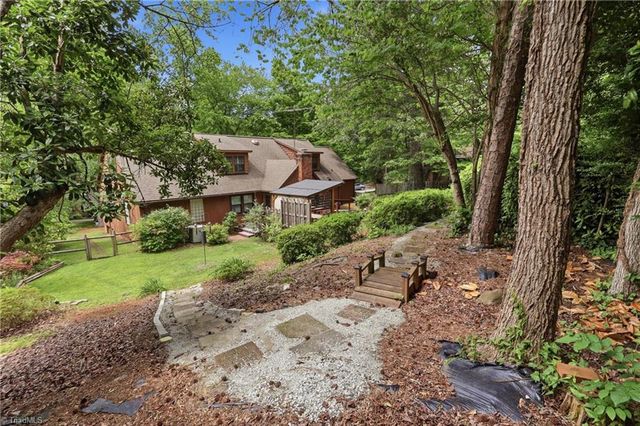 222 Shadowlawn Drive, Jamestown, NC 27282