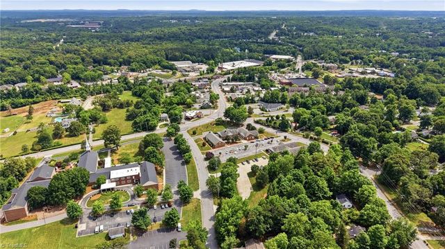 222 Shadowlawn Drive, Jamestown, NC 27282