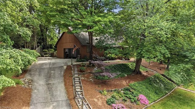 222 Shadowlawn Drive, Jamestown, NC 27282