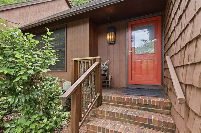 222 Shadowlawn Drive, Jamestown, NC 27282