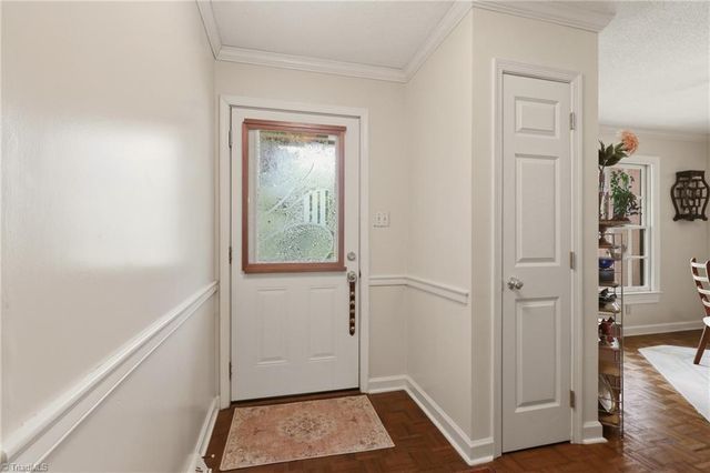 222 Shadowlawn Drive, Jamestown, NC 27282