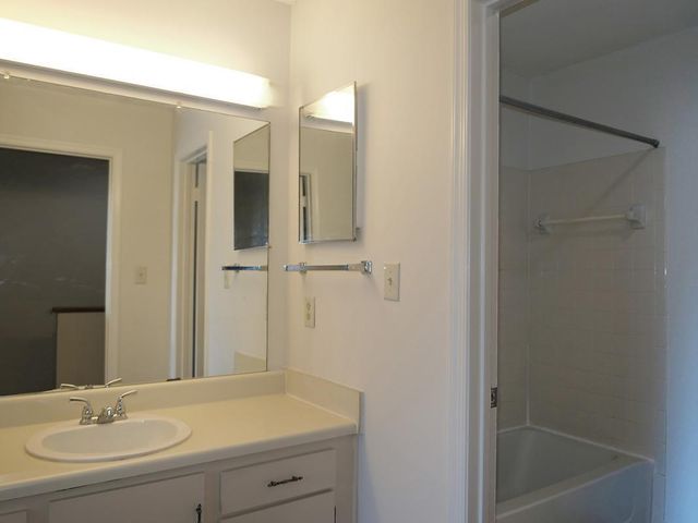 138 Kingsbury Drive, Chapel Hill, NC 27514