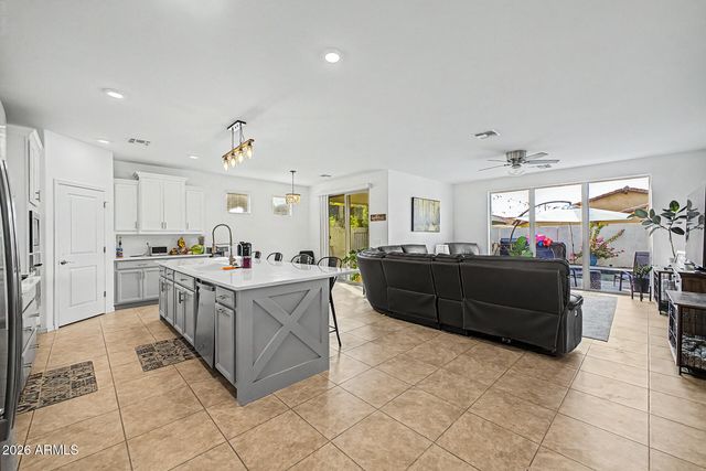 10218 E WAVELENGTH Avenue, Mesa, AZ 85212