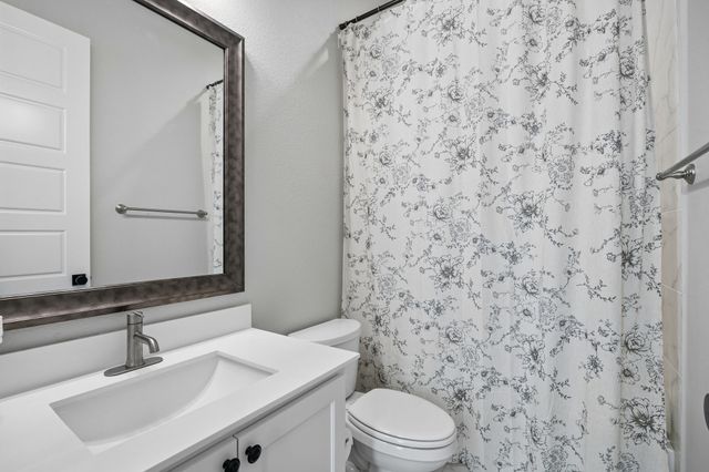 1751 Blackfoot Parkway, Waxahachie, TX 75165