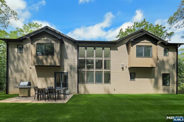 206 Peterson Place, Ramsey, NJ 07446