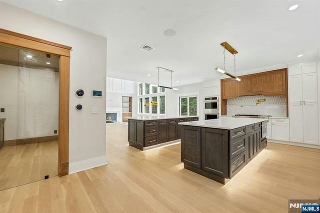 206 Peterson Place, Ramsey, NJ 07446