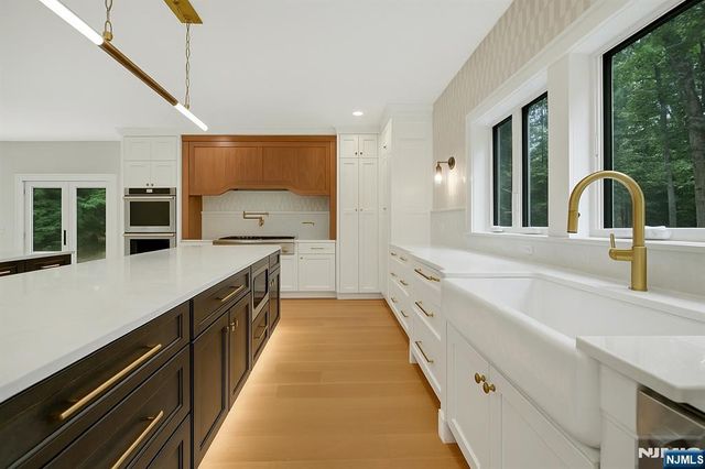 206 Peterson Place, Ramsey, NJ 07446