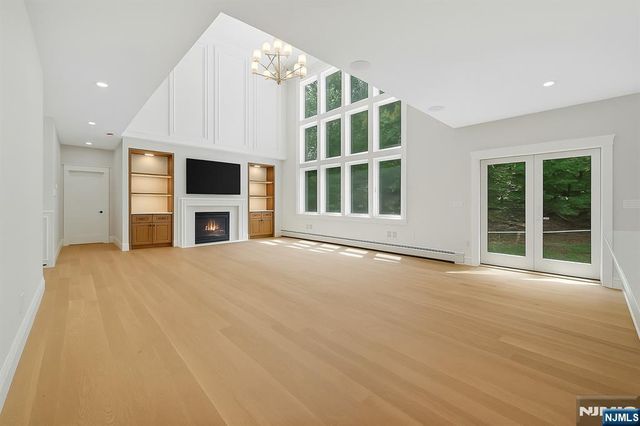 206 Peterson Place, Ramsey, NJ 07446