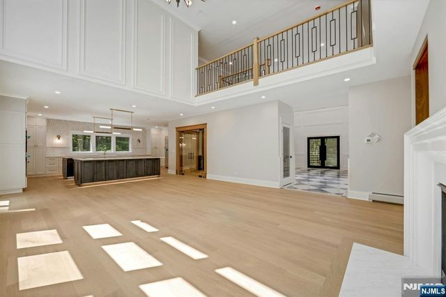 206 Peterson Place, Ramsey, NJ 07446